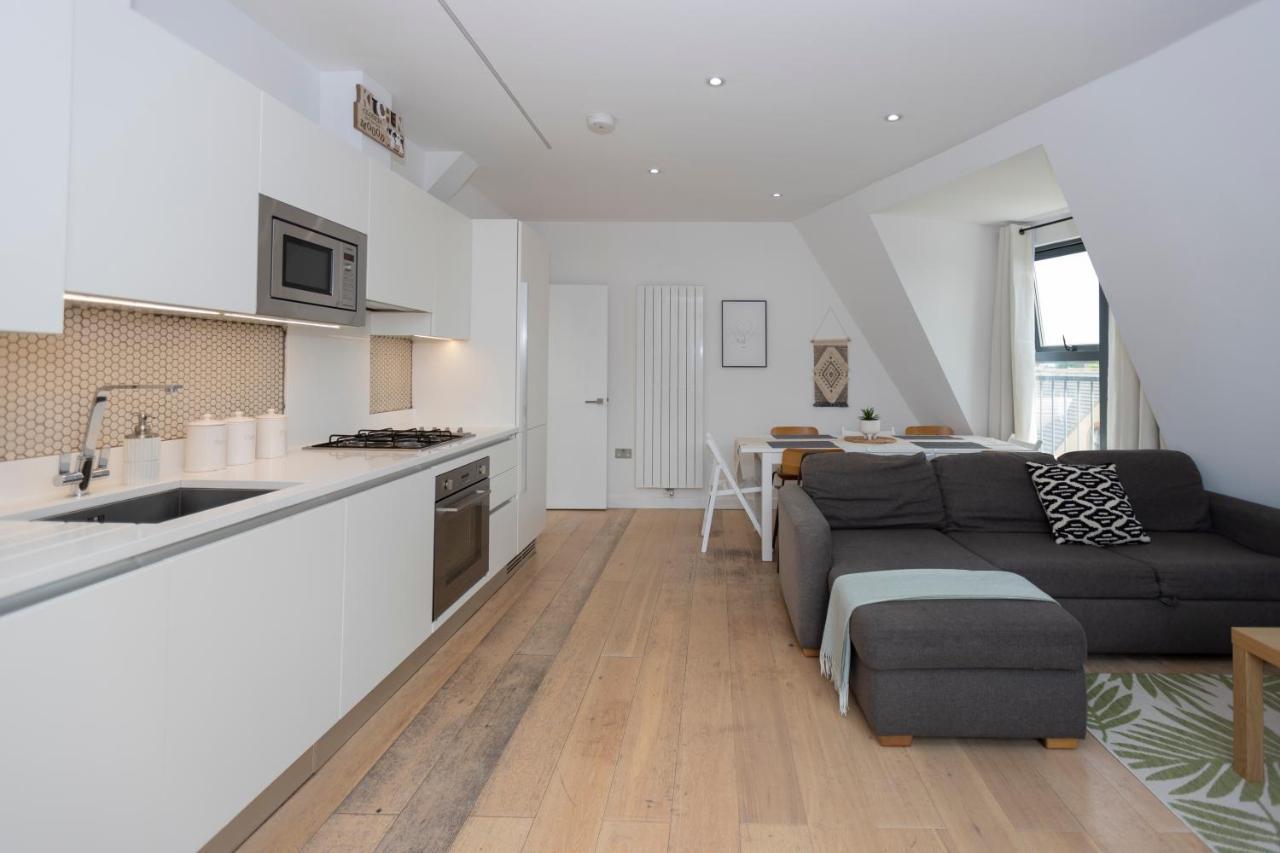 Stunning 3 Bedroom Penthouse With Terrace And Lift Londra Dış mekan fotoğraf